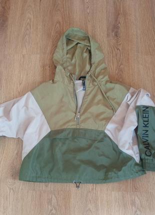 Курточка от , calvin klein в идеальном состоянии ,р м