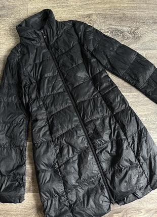 Легкий фирменный пуховик,s