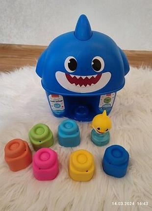 Конструктор мягкий clementoni soft clemmy ведерко с фигуркой baby shark