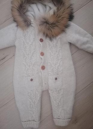 Зимний вязаный комбинзон для малыша