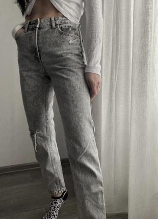 Джинсы мом серые bershka 34