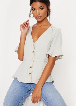 Блузка на гудзиках prettylittlething