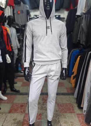 Спортивний костюм adidas