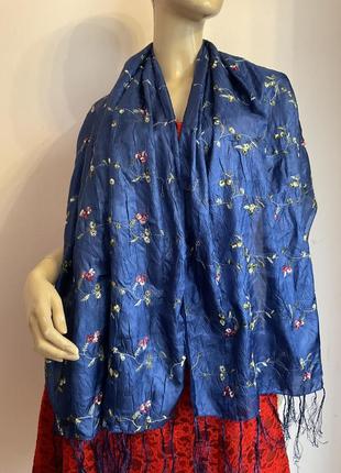 Ошатний якісний шарф з вишивкою