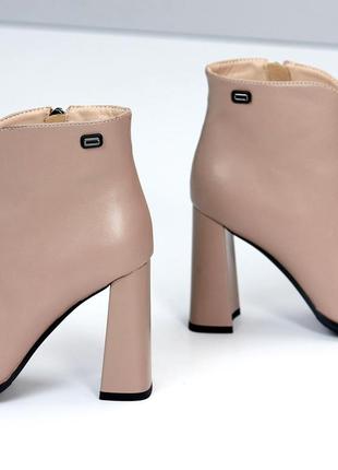 Нарядные женские ботильоны, высокие подборы, утепленные флисом, темный беж, лате, на...