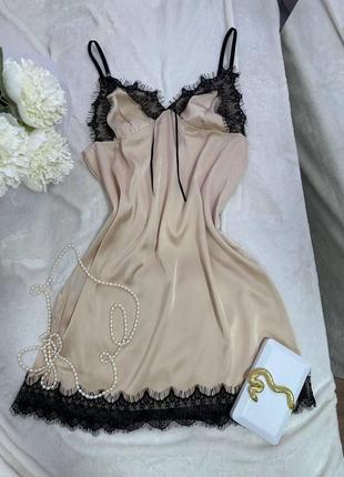 Шелковій пеньюар с кружевом