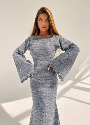 Трикотажна сукня максі з рукавами кльош