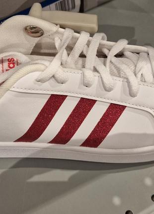 Новые кроссовки adidas 39 размер