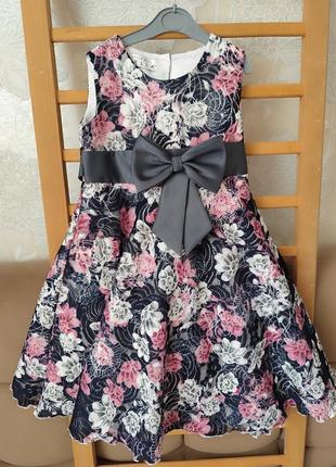 Нарядна сукня для дівчинки з фатином