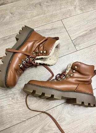 Ботинки zara на шнуровке