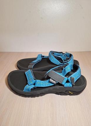 Босоніжки teva