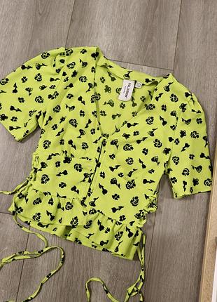 Блуза с затяжками по бокам