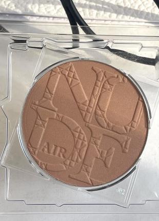 Оригінал. пудра компактна для обличчя dior diorskin nude air powder 002