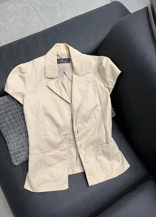 Піджак з коротким рукавом бежевий