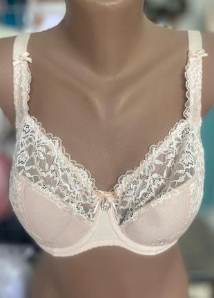 Бюстгальтер на чашку д