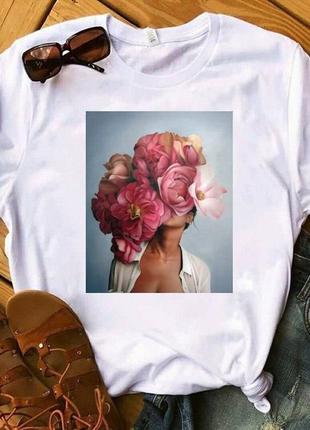 Жіноча футболка з об'ємним малюнком3 фото