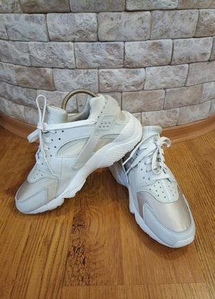 Кросівки nike air huarachi light bone, бежево-кремового кольору (ориг.)
