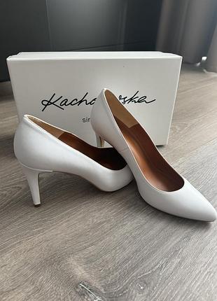 Туфли белые лодочки kacharovska 40р