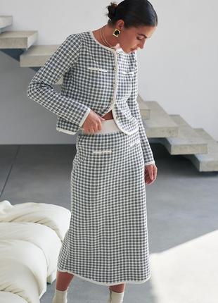 Жіночий класичний костюм зі спідницею5 фото