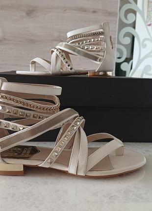 Розпродаж  останніх розмірів. знижка 70%