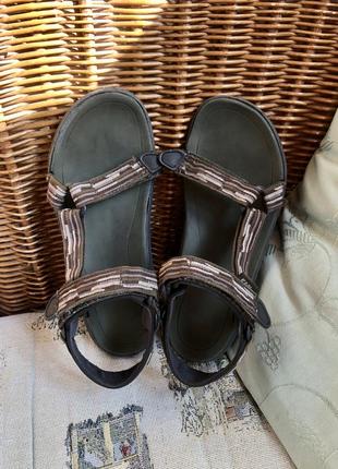 Сандалі teva