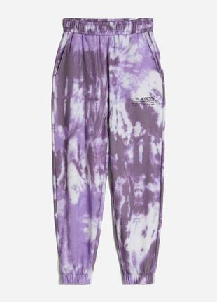 Класні джогери тай дай bershka
