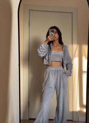 Дуже крутий та комфортний костюм трійка