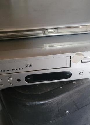 Vhs&dvd програвач.