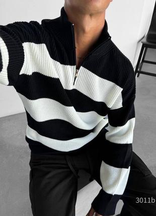 Стильний чоловічий светр у смужку