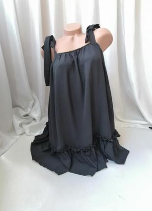 Літня сукня з відкритою спинкою