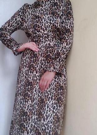 Длинное леопардовое платье с поясом