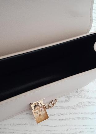 Сумочка бежева клач 4