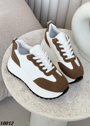 Кросівки коричневі білі
