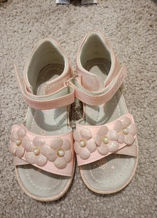 Босоніжки для дівчинки