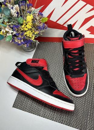 Оригінальні кросівки nike