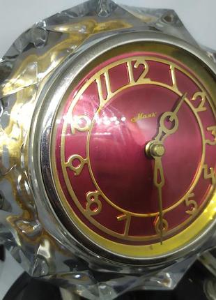 Настольные часы маяк с стекле. на ходу