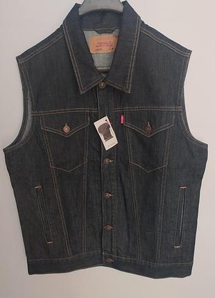 Levi's. жилет