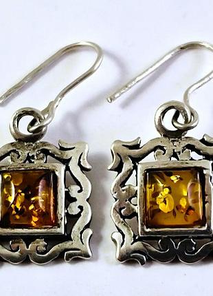 Привлекательные серебряные сережки. 925 проба.