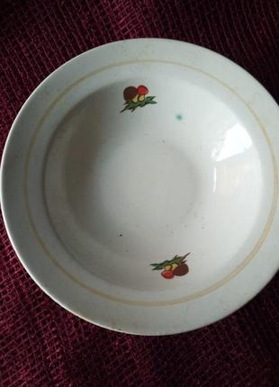 Тарілка глибока маленька минуле століття