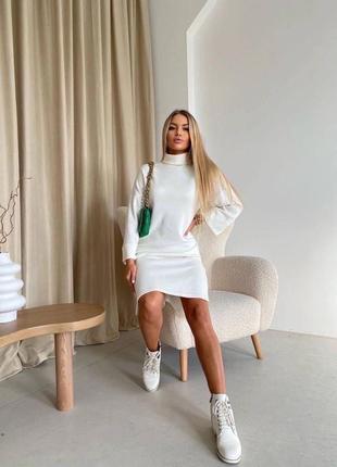 Тепленькое платье миди из ангоры с горловиной и длинными рукавами свободного кроя2 фото