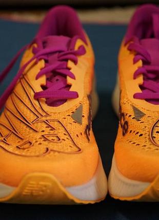 Бігові кросівки new balance fuelcell rc elite v2