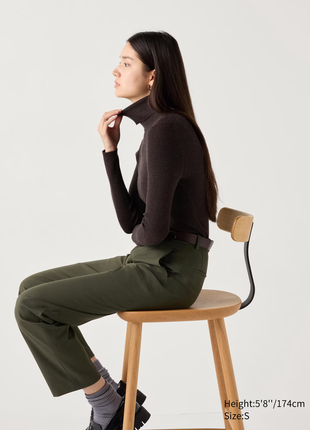 Светр водолазка в рубчик 100% меринос uniqlo