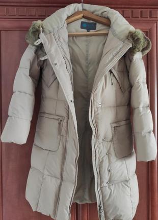 Пуховик бежевий жіночий
