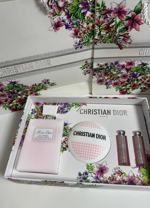 Подарочный набор dior(лосьон для тела, крем для рук,бальзам для губ 001 и 002