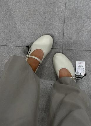 Кожаные балетки туфли zara 38,39 натуральная кожа молочные