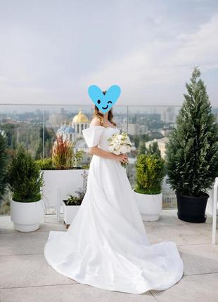 Весільна сукня