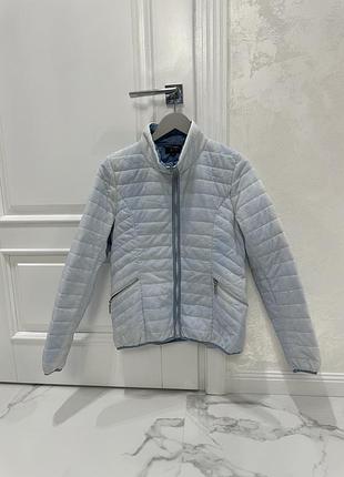 Жіноча куртка