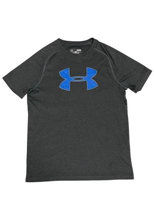 Темно-серая спортивная футболка under armour в новом состоянии с надписью