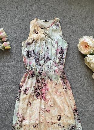 Романтичное платье в пол с нежным цветочным принтом2 фото