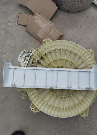Б/у нижний пластик корпуса стиральной машины indesit prime